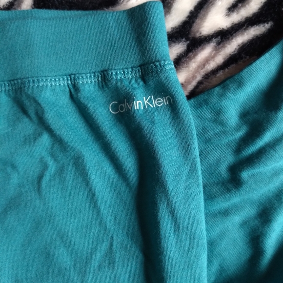 Calvin Klein pajamas - Picture 4 of 5